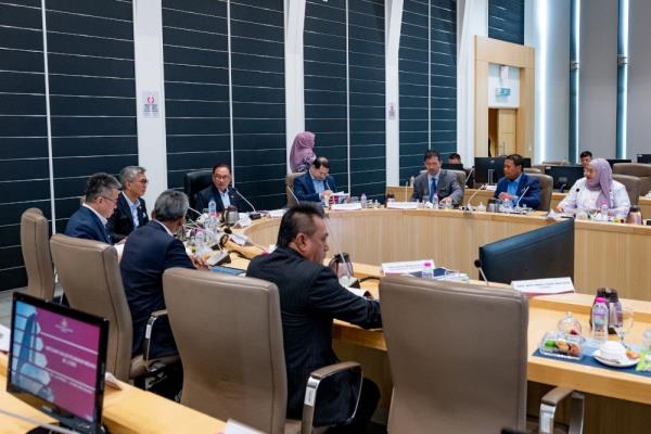 PM Anwar: Strategic DDI can attract more FDI, drive economic growth 