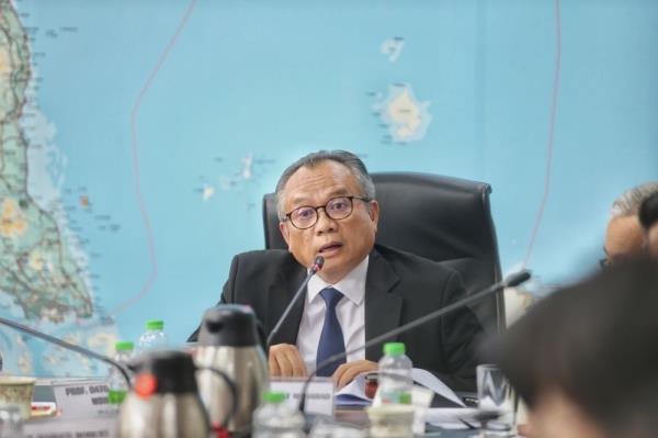 Rahmat stepping down as Suhakam chairman on Merdeka Day
