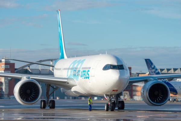 空客表示A330neo的新型劳斯莱斯Trent 7000发动机每座燃油消耗量比波音777-200低25%，比早期A330机型低14%。